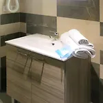 菈桑斯酒店 卢德